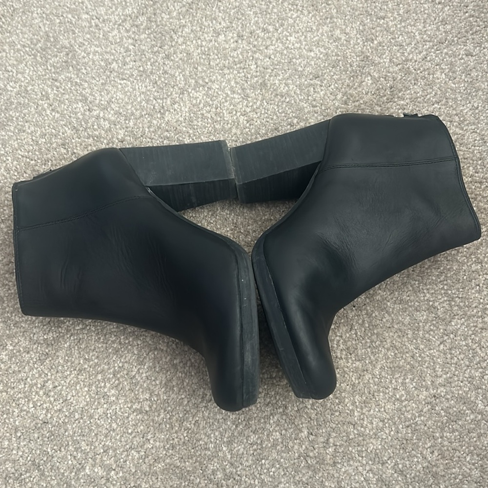 Madewell Black Leather Stacked Heel Bootie Sz 7 - Picture 5 of 10